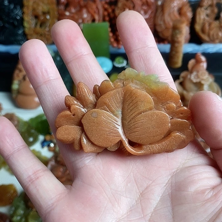未镶嵌蛇纹石玉颈饰领*
