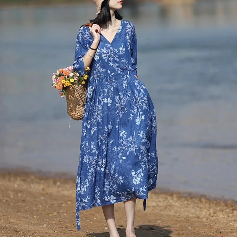 复古印花V领连衣裙女夏季2025时尚新款高级感海边度假显瘦中长裙