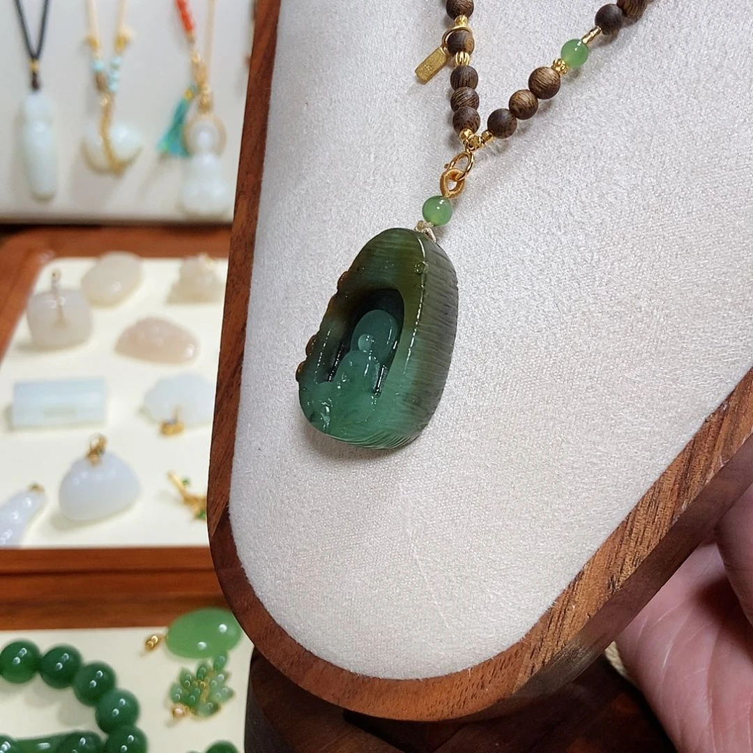 和田玉未镶嵌颈饰