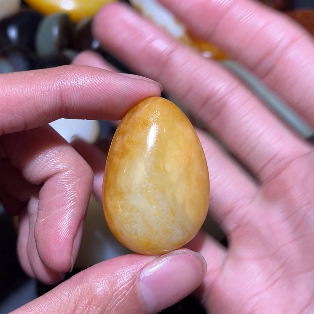和田玉未镶嵌珠宝奇石