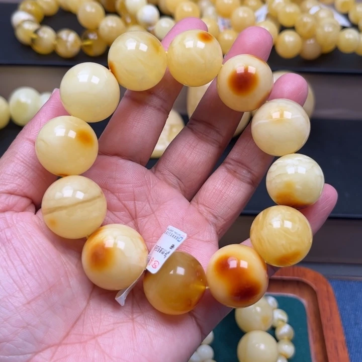 琥珀未镶嵌珠宝奇石M239号19+沁色妖花