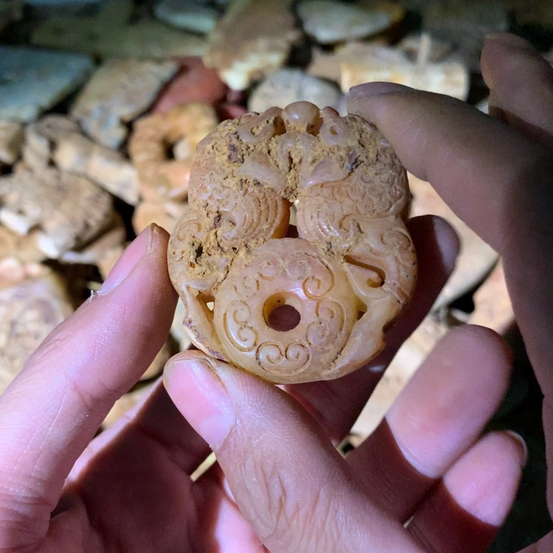 和田玉（糖玉）未镶嵌挂件