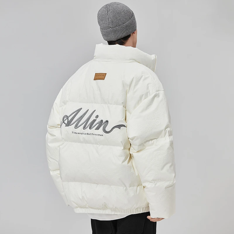 2025年白色鸭绒羽绒服男款字母刺绣防寒保暖短款立领冬季休闲外套
