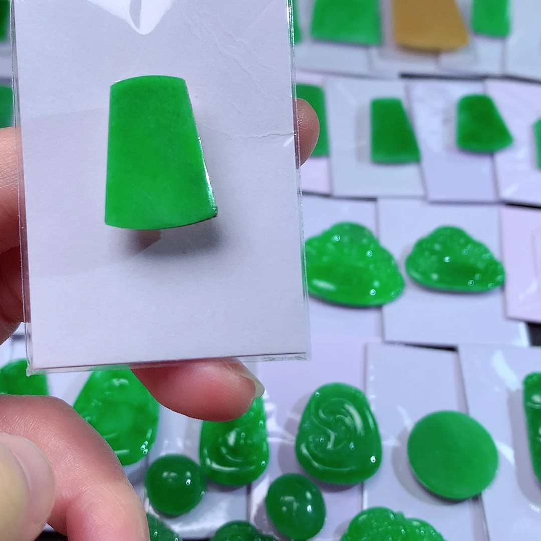 吊坠(赠链)未镶嵌翡翠天然翡翠