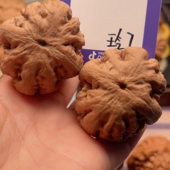 吊坠文玩核桃菊***石文玩核桃7