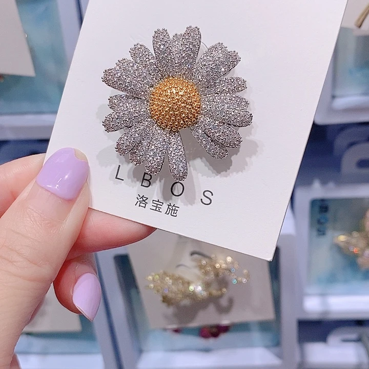 锆石铜合金小雏菊胸针
