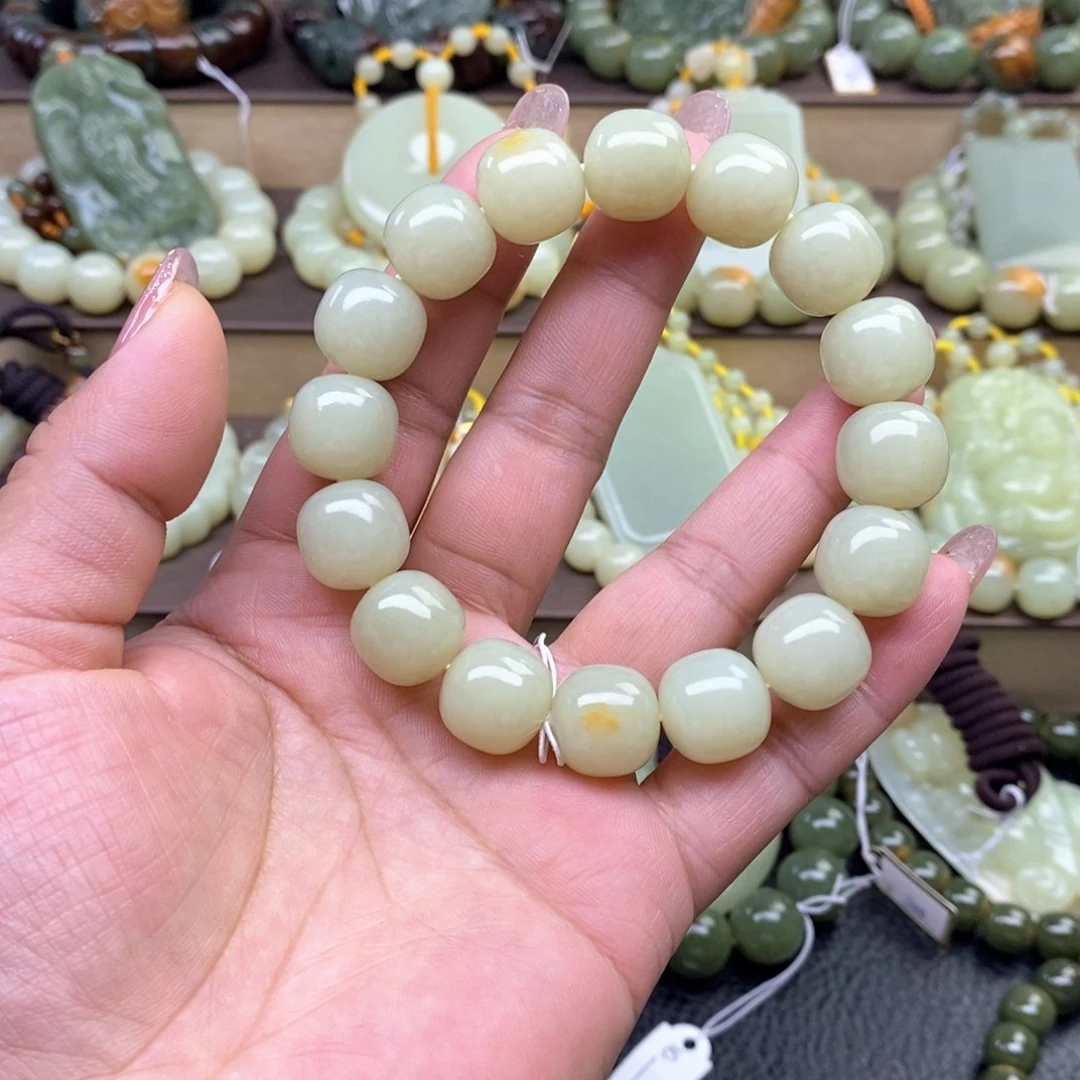 透闪石质玉未镶嵌手串