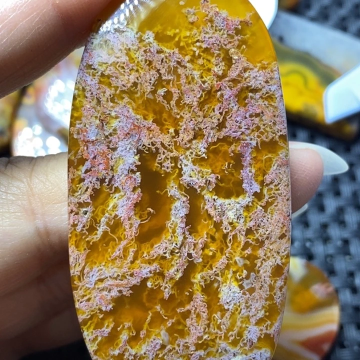 未镶嵌颈饰玛瑙/玉髓万**缘