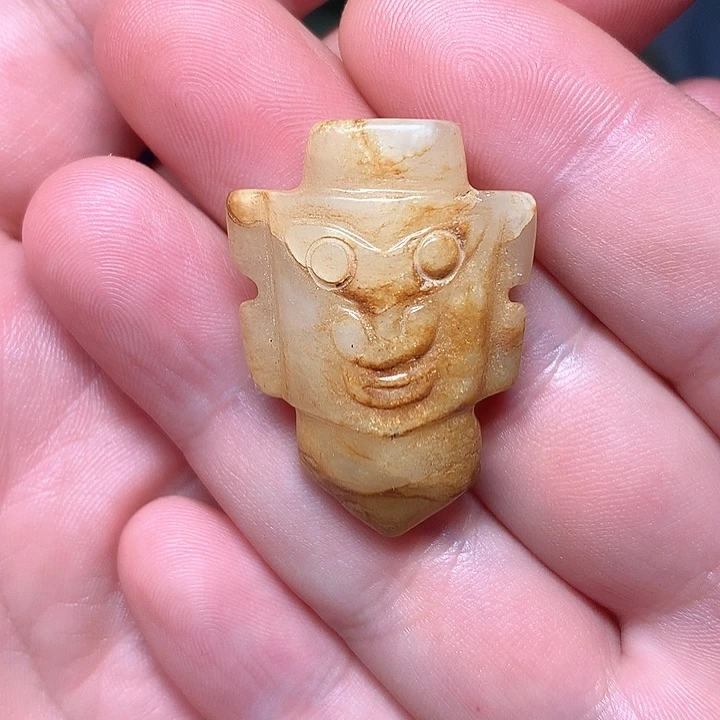 未镶嵌和田玉（糖玉）挂件