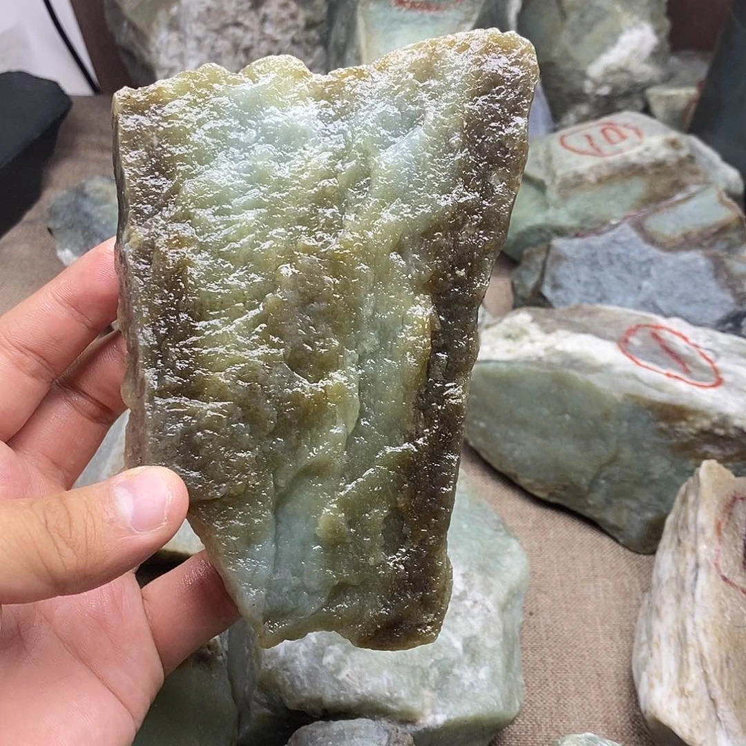 和田玉（糖玉）未镶嵌珠宝奇石