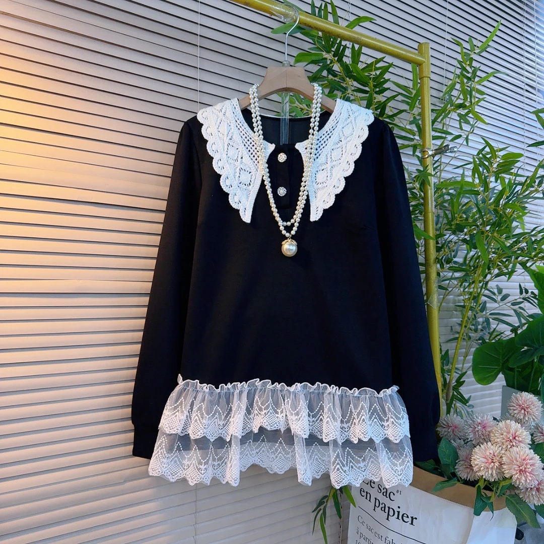 2600胖妹妹欧货时尚娃娃领甜美减龄设计感拼接蕾丝显瘦百搭长袖衫