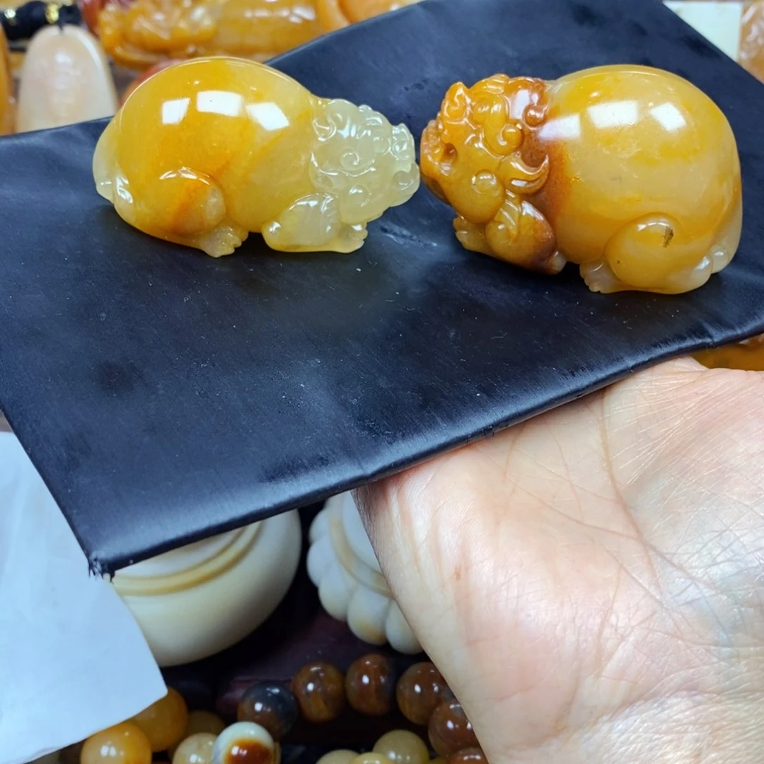 石英质玉（黄龙玉）颈饰未镶嵌