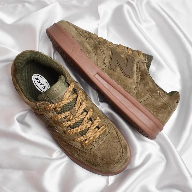 正品新百伦男鞋2025夏季新款303板鞋男复古经典运动休闲小白鞋女