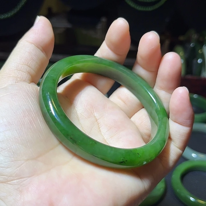 未镶嵌手镯和田玉（碧玉）