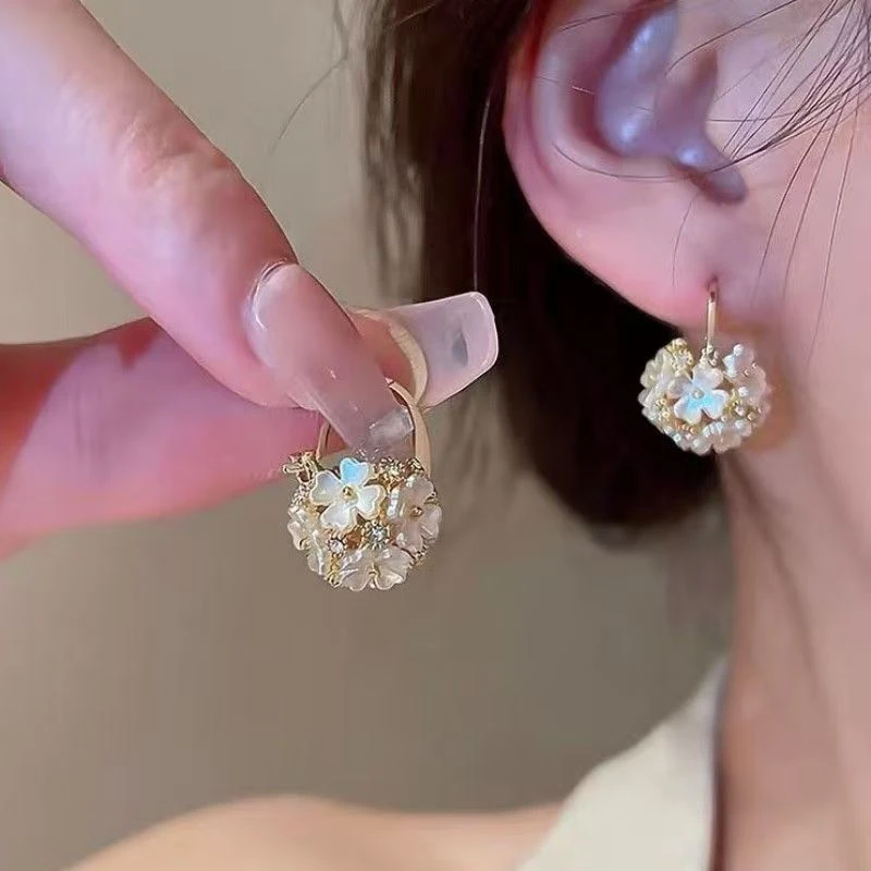 合金耳饰 轻奢小众贝壳花球耳环繁花耳饰S