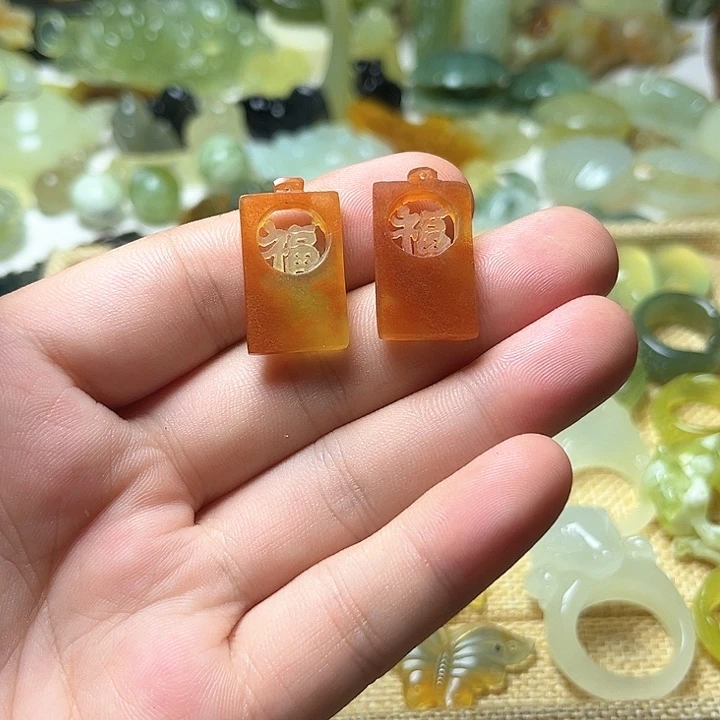 蛇纹石玉未镶嵌颈饰雨**晨