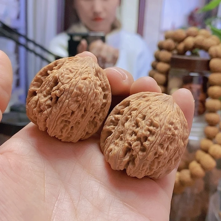 【闪购商品】文玩核桃把件37.5平谷绣球尖黄