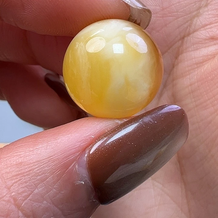 蜜蜡未镶嵌珠宝奇石