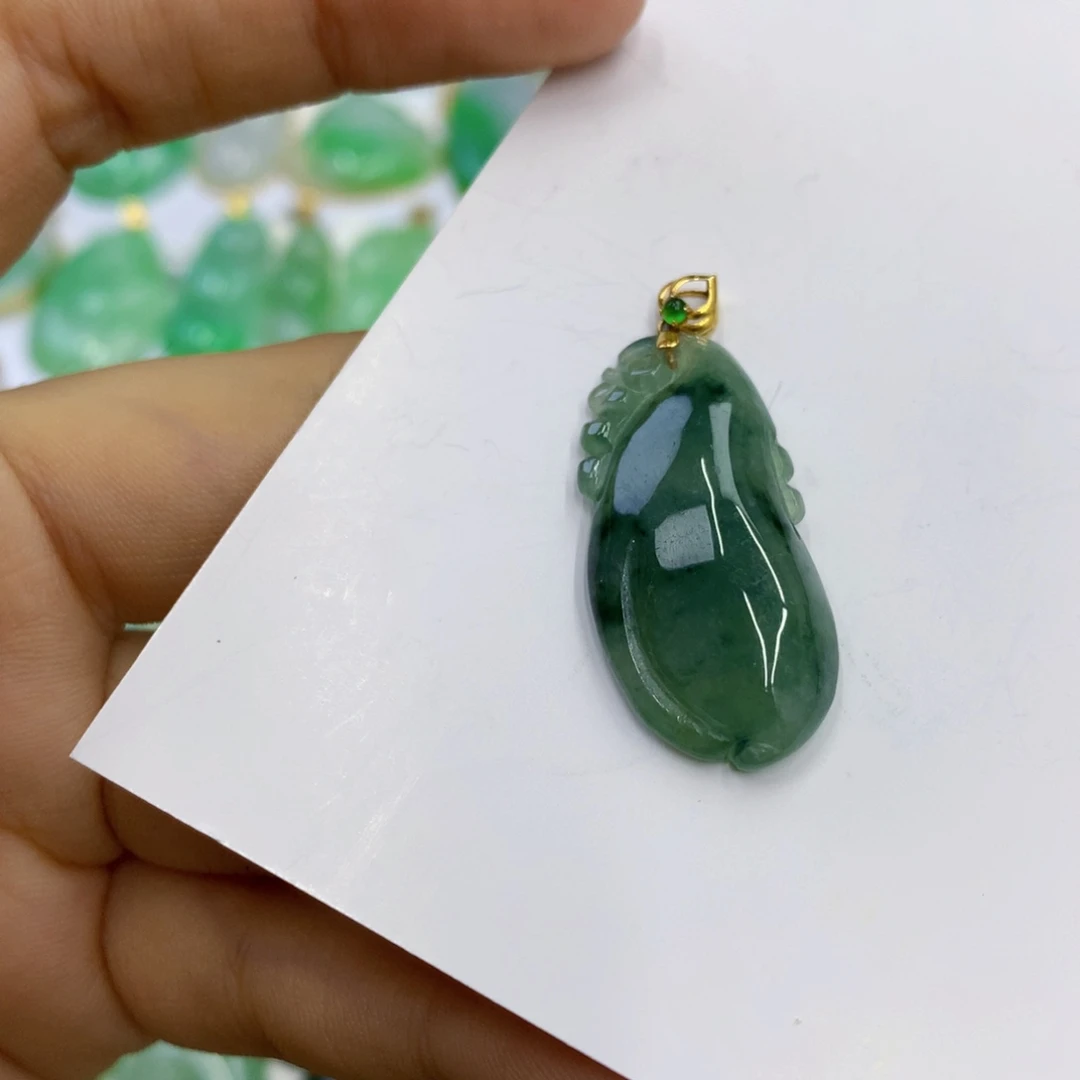 翡翠18K金镶嵌颈饰翡翠