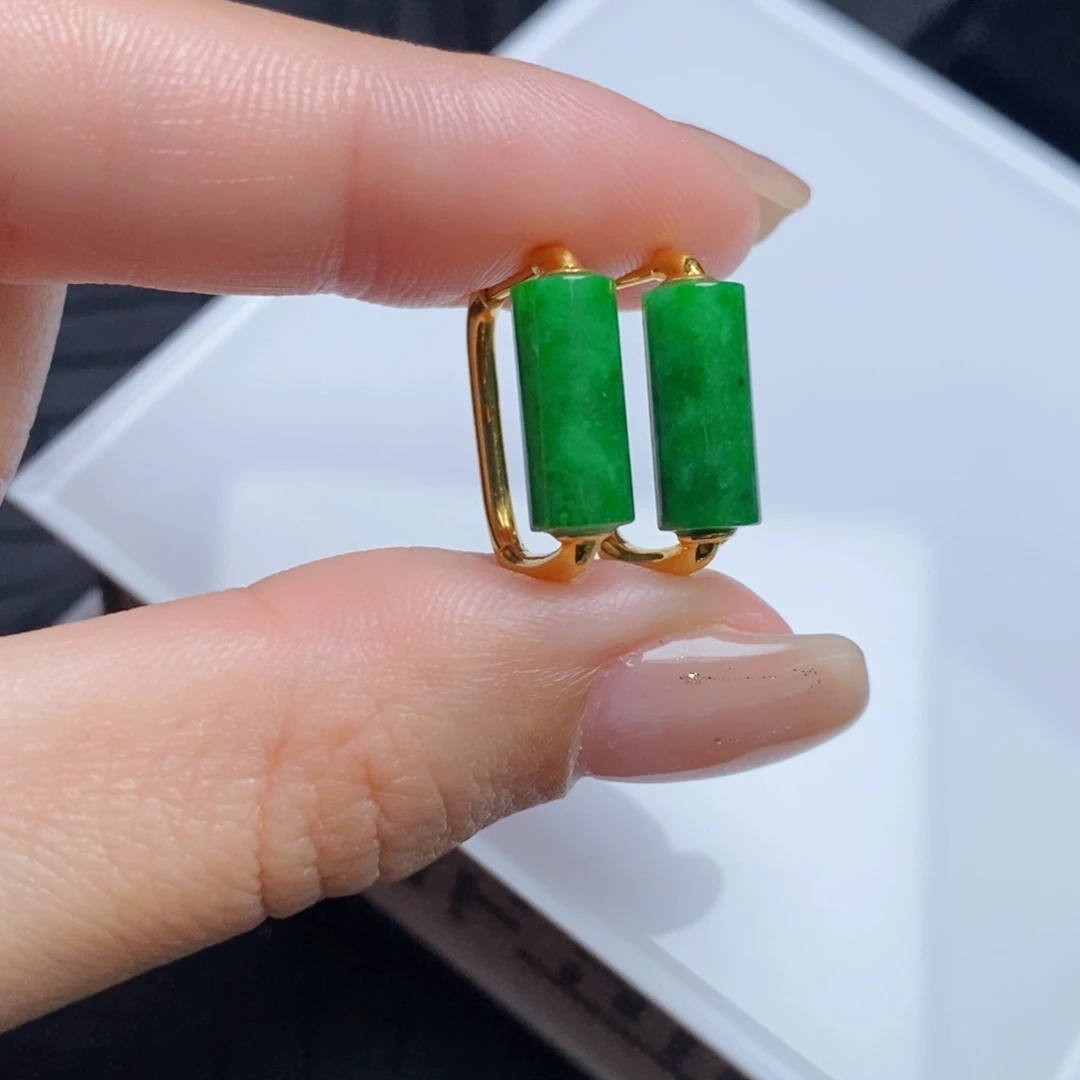 翡翠18K金镶嵌耳饰辣色长桶珠耳扣