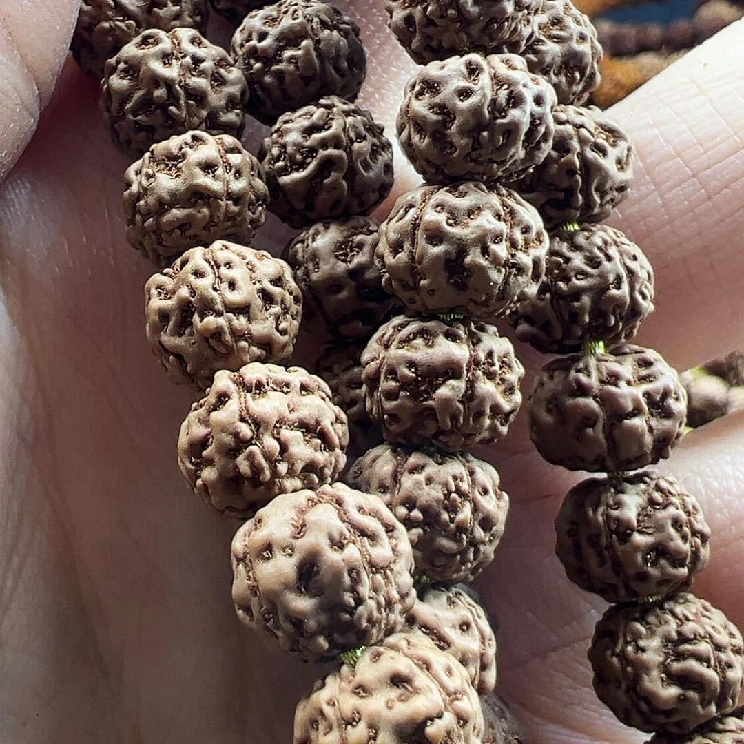 熠***辉吊坠金刚菩提玉梅花