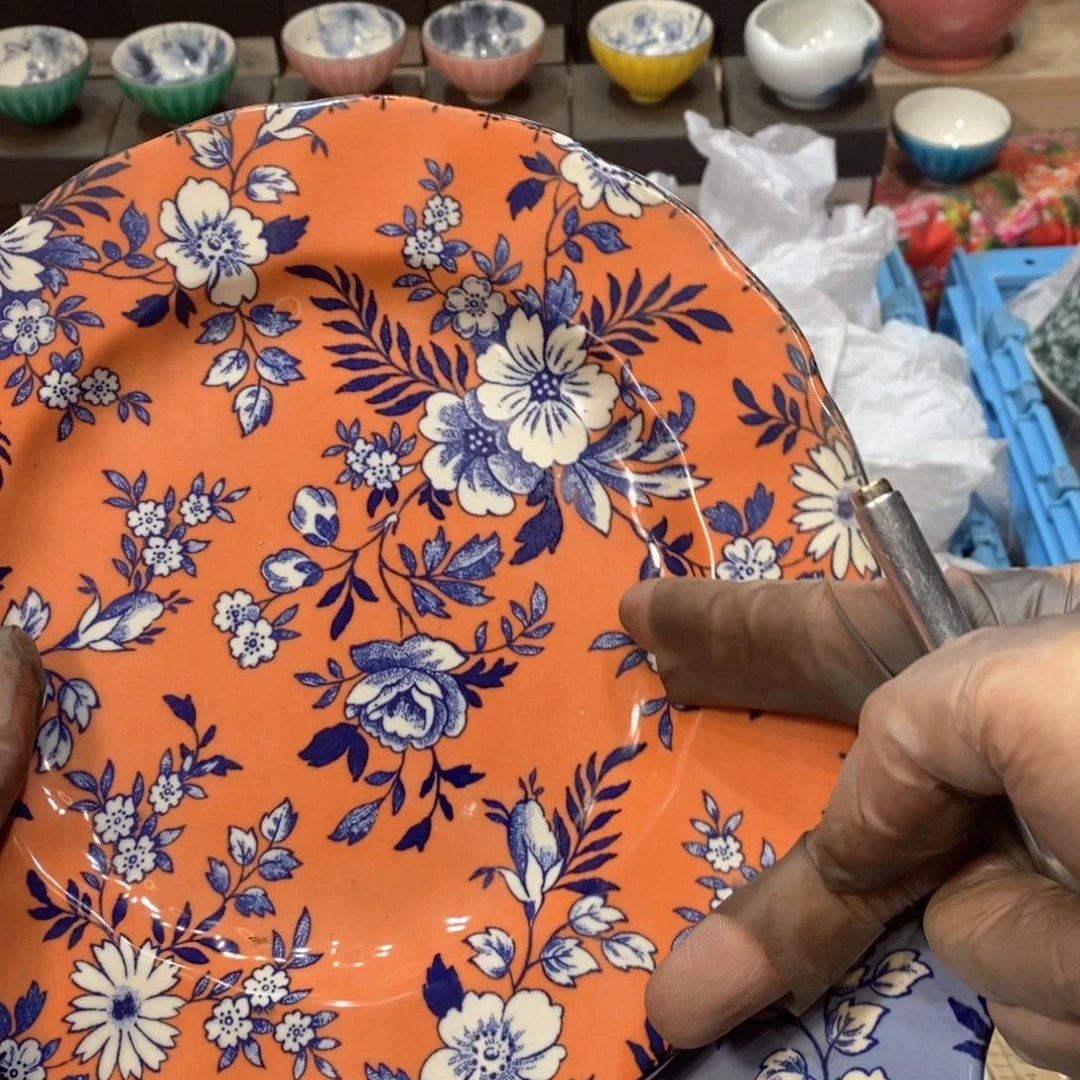 瓷片小**～哈哈哈哈哈哈哈哈哈