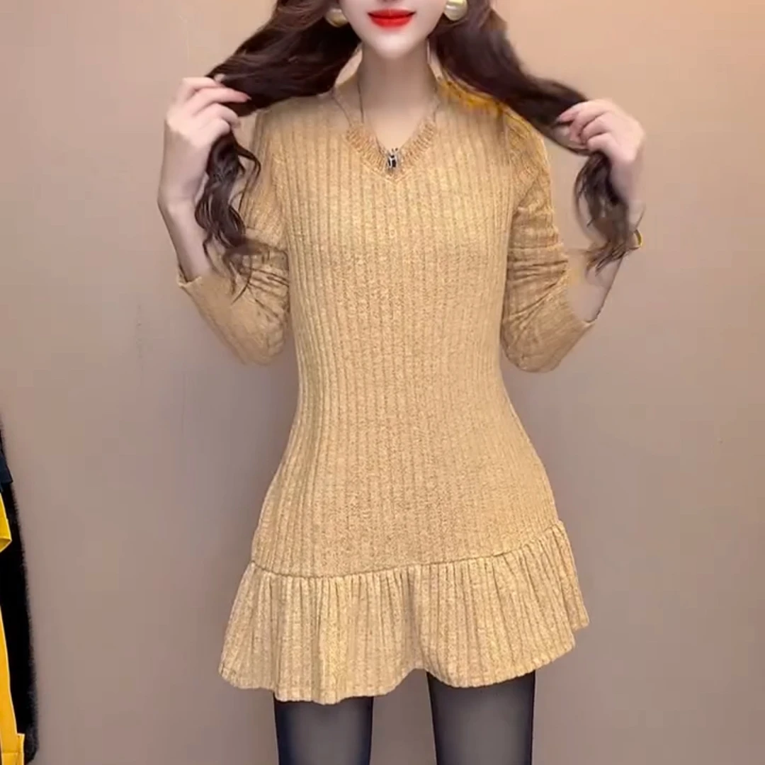 秋冬洋气简约重工钉珠宽松中长款显瘦保暖长袖设计连衣裙