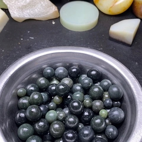 未镶嵌和田玉摆件