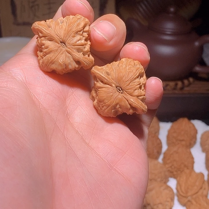 文玩核桃手把件白蛇谷