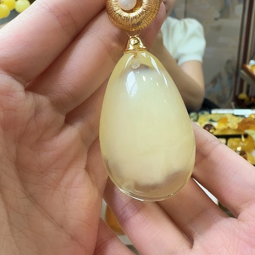 琥珀未镶嵌颈饰吊坠