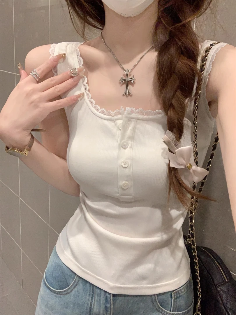 夏季小众排扣蕾丝拼接无袖吊带背心2025新款修身显瘦欧若风上衣女