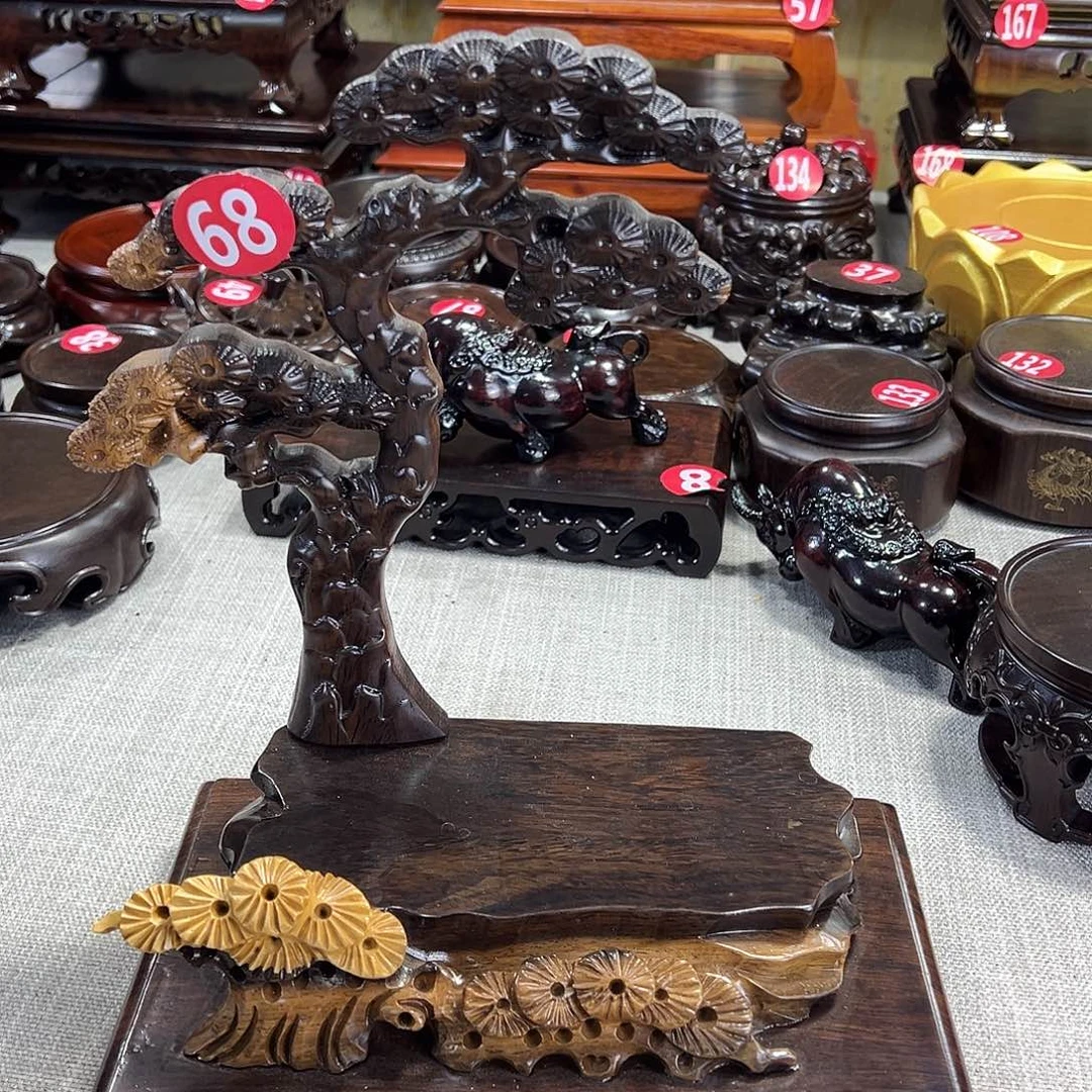 红木底座精雕工艺品