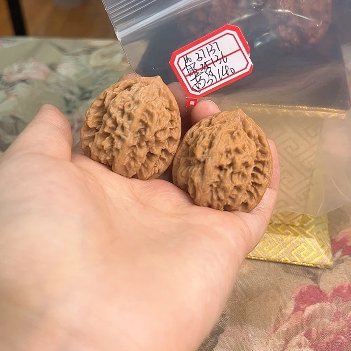 文玩核桃吊坠菇****里盘龙虎头