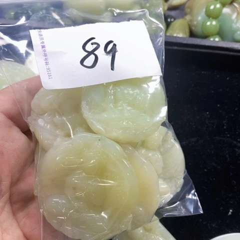 未镶嵌蛇纹石玉手链
