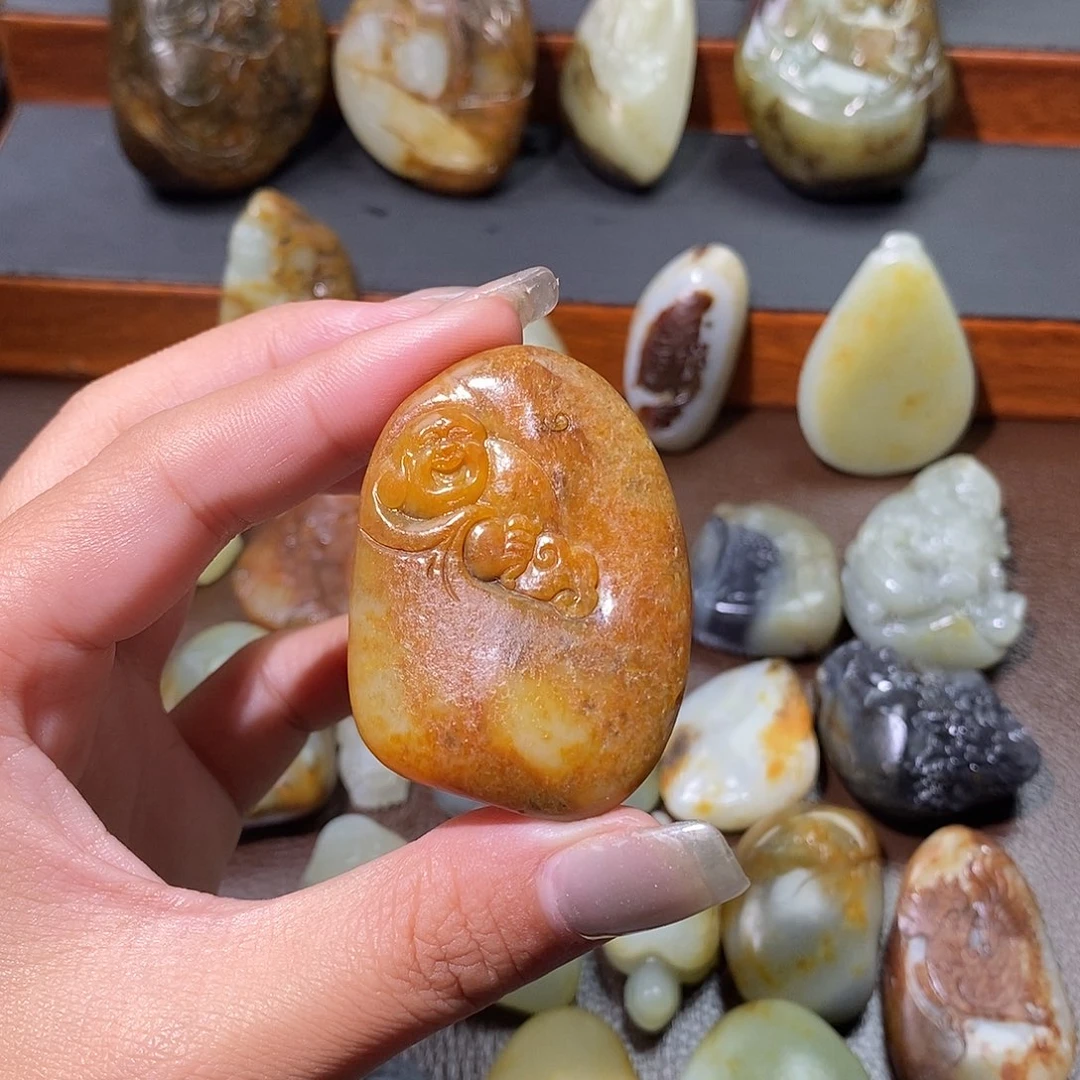 火***星颈饰未镶嵌和田玉