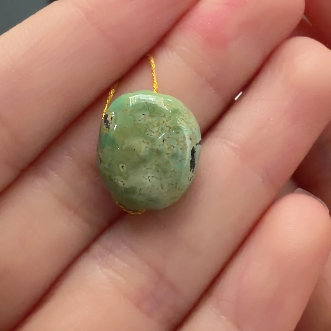 绿松石未镶嵌颈饰