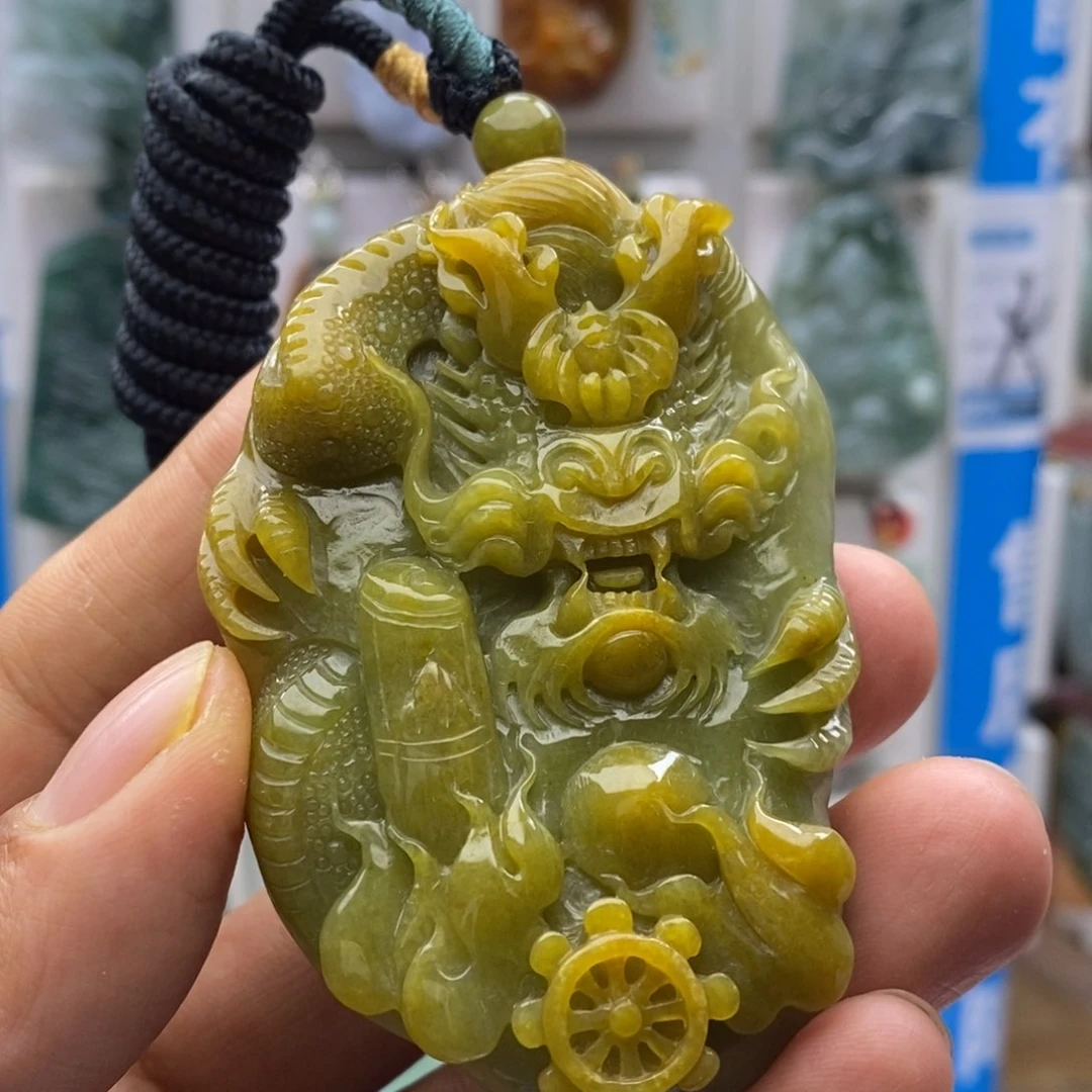 翡翠颈饰未镶嵌龙