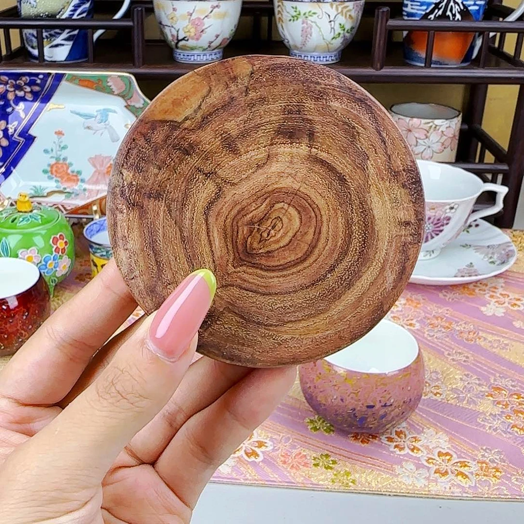 他家茶具瓷器真美！