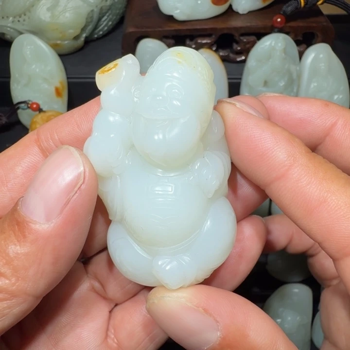 颈饰未镶嵌和田玉奔***牛