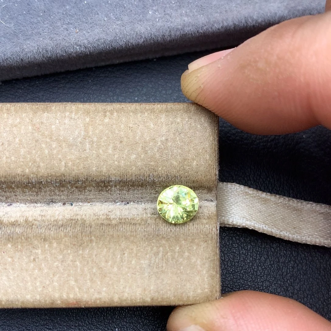 裸石金绿宝石1.2ct