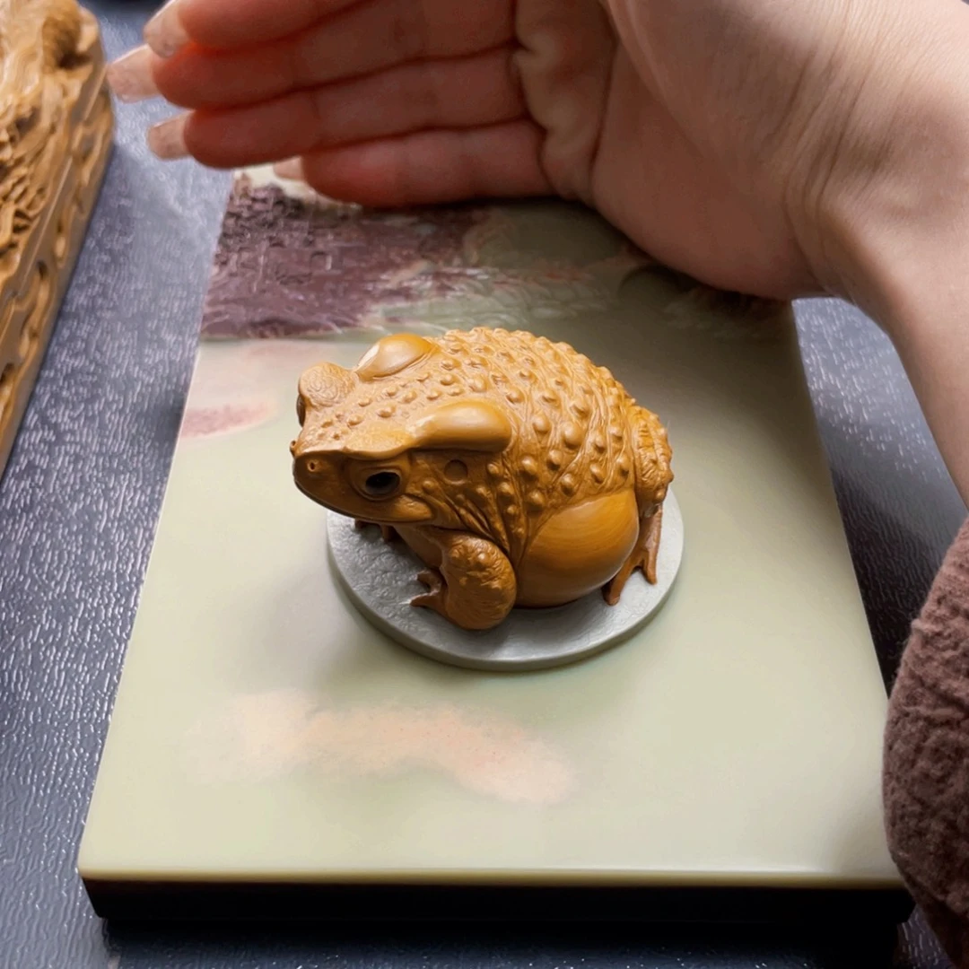 金蟾手工雕刻原石制作