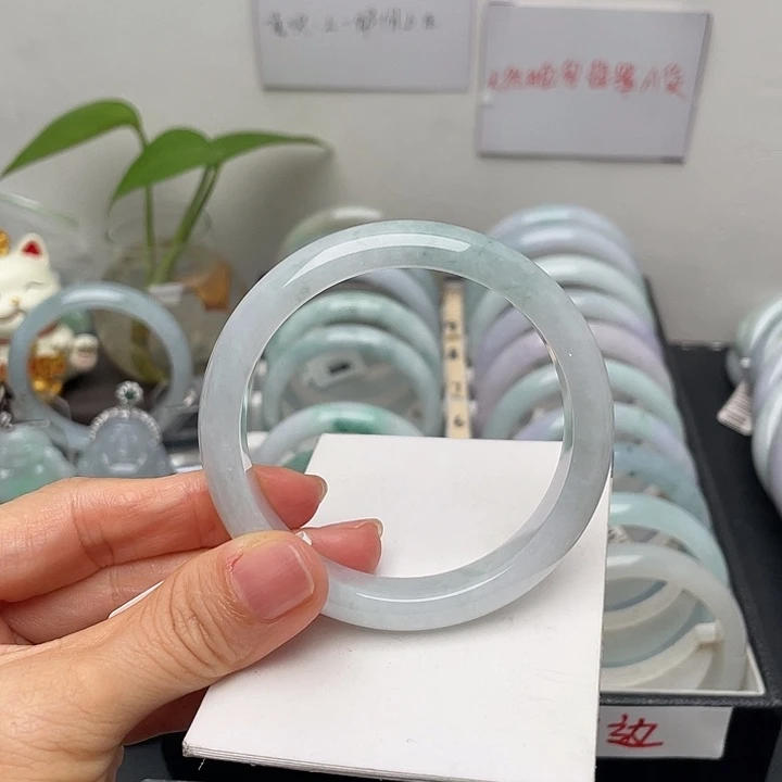 美****翡翠未镶嵌手镯56.5正圈