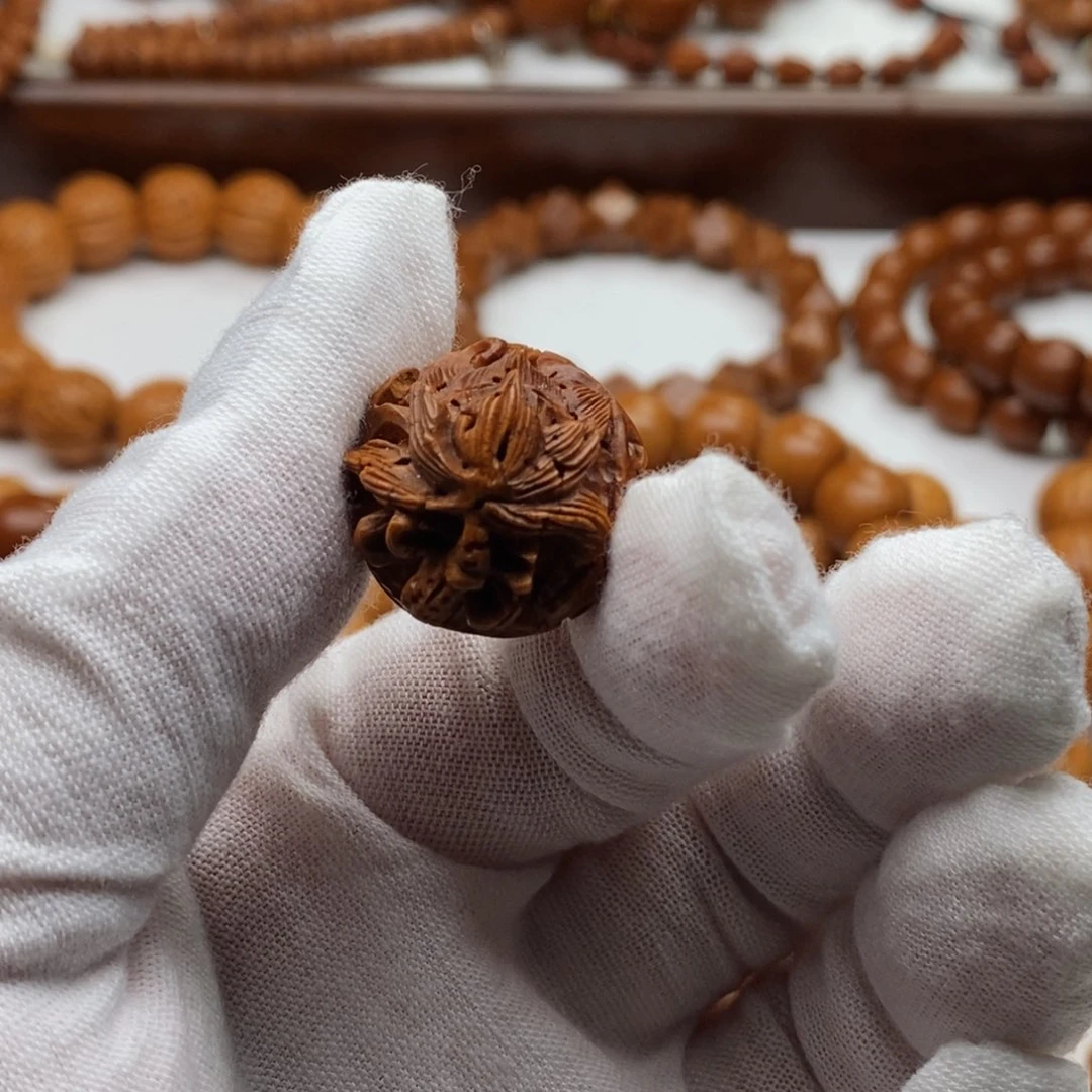 哈*@桃核手工雕刻工艺品