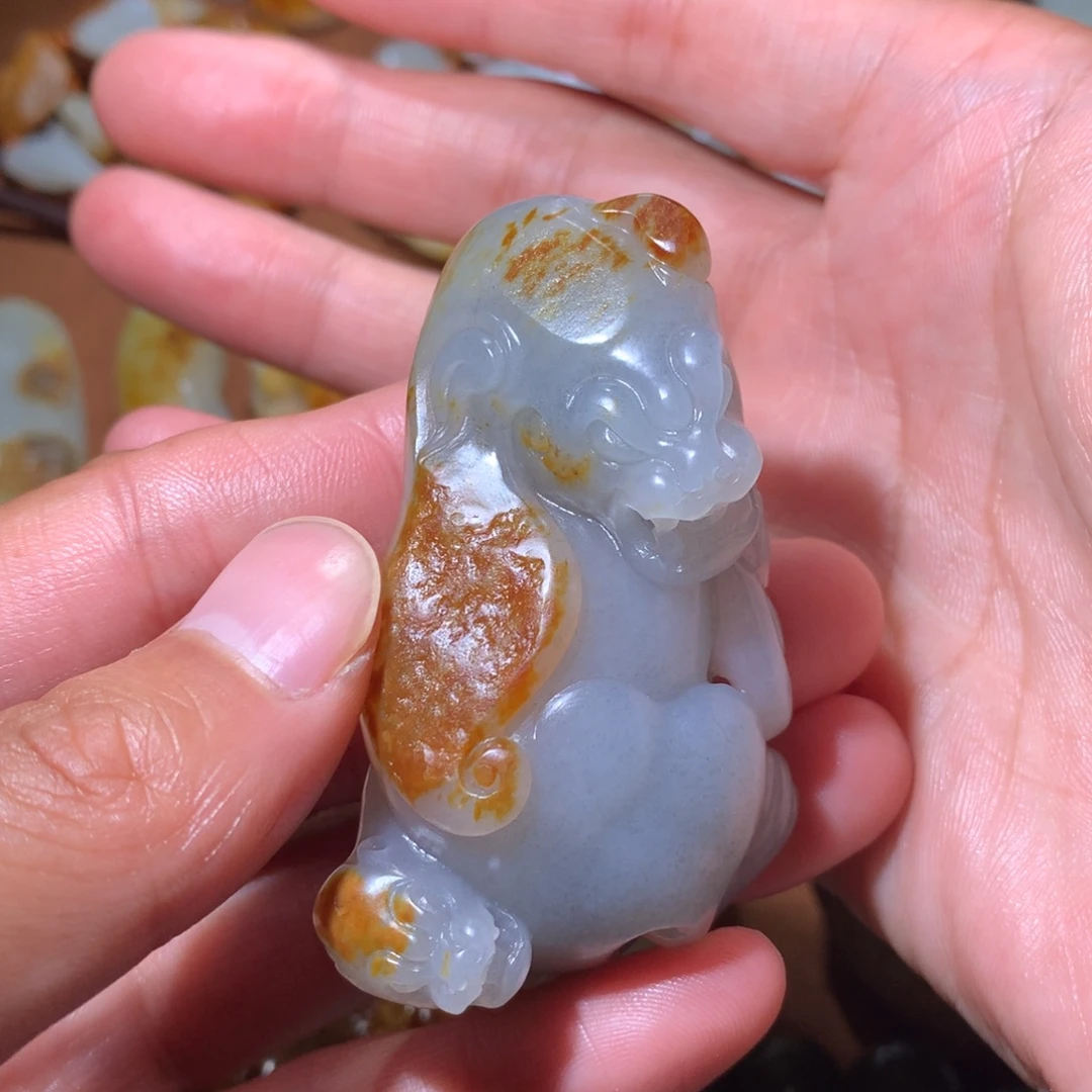 自***哥和田玉未镶嵌挂件貔貅