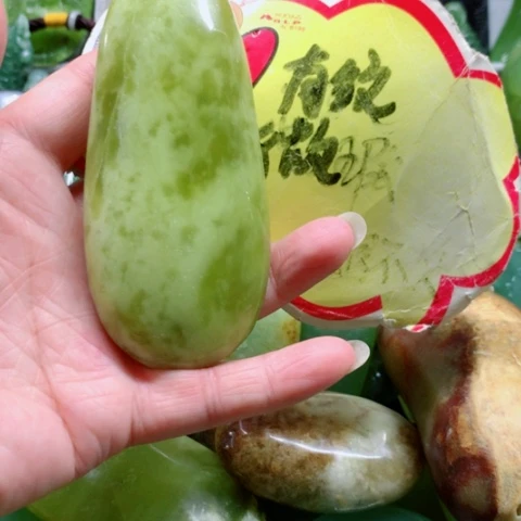 未镶嵌蛇纹石玉手把件