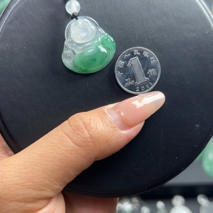 石英质玉（非洲翠）未镶嵌颈饰