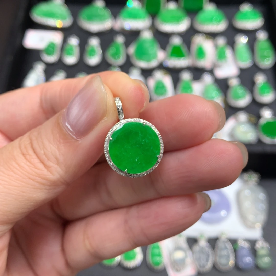 翡翠18K金镶嵌吊坠(不含链)裸石不厚