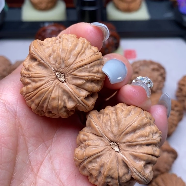 文玩核桃把件?****生醒狮