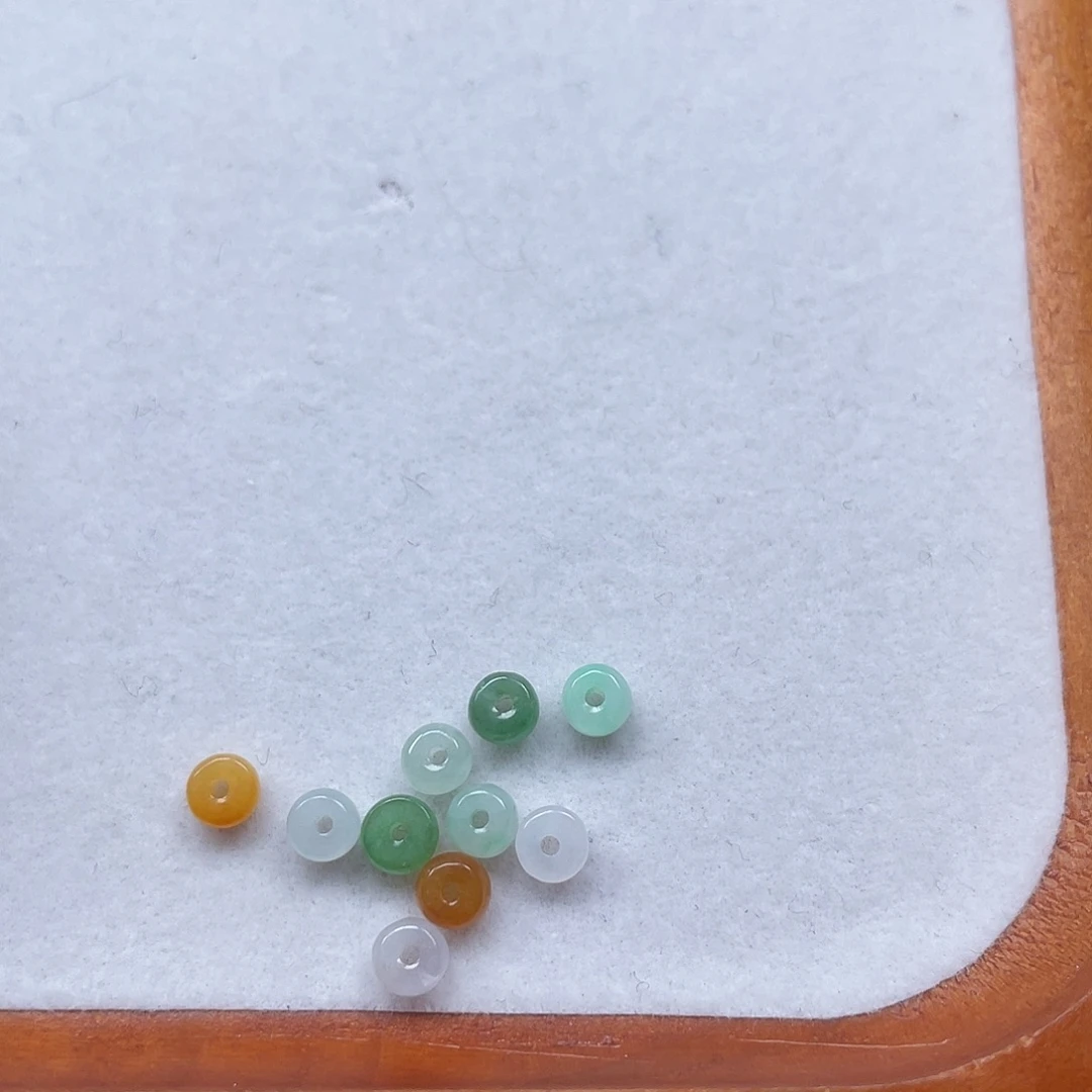 翡翠散珠翡翠算盘珠卡2+。 10颗