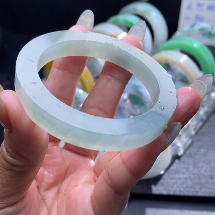 未镶嵌翡翠手镯定制翡翠